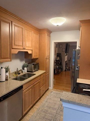 16 Stallbrook Rd 16, Milford, MA 01757