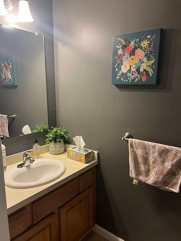 16 Stallbrook Rd 16, Milford, MA 01757