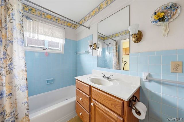 3933 Lockport Avenue, Wheatfield, NY 14120