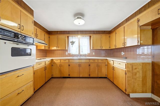 3933 Lockport Avenue, Wheatfield, NY 14120