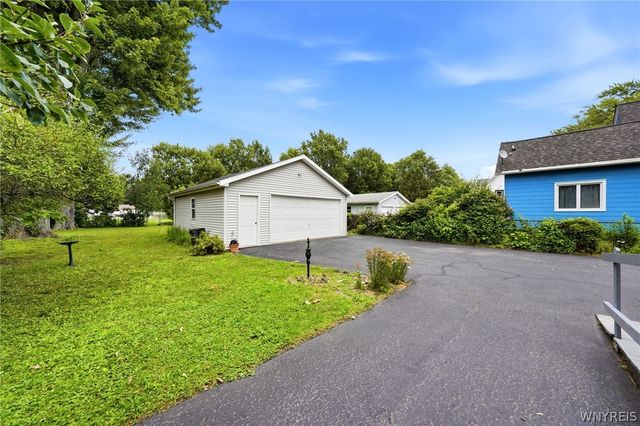 3933 Lockport Avenue, Wheatfield, NY 14120
