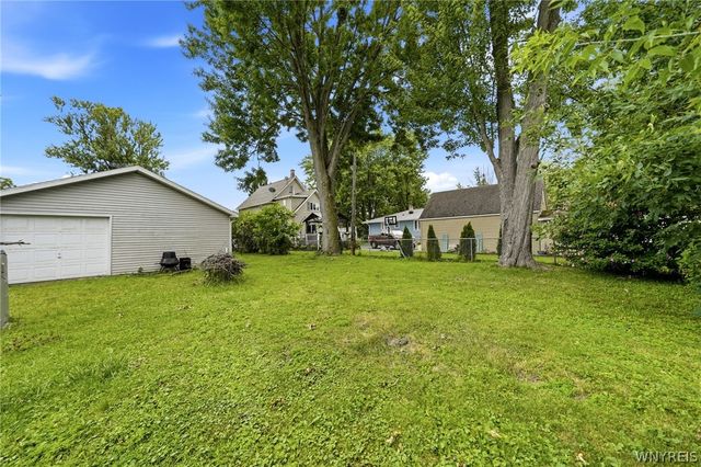 3933 Lockport Avenue, Wheatfield, NY 14120