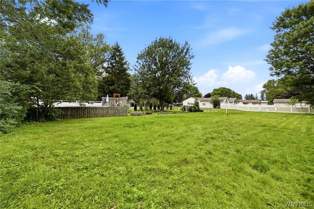 3933 Lockport Avenue, Wheatfield, NY 14120