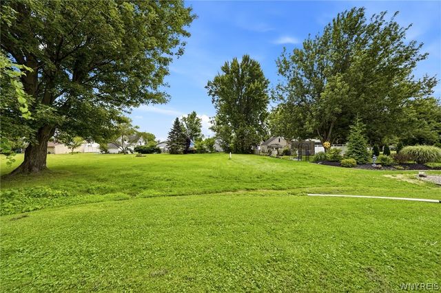 3933 Lockport Avenue, Wheatfield, NY 14120