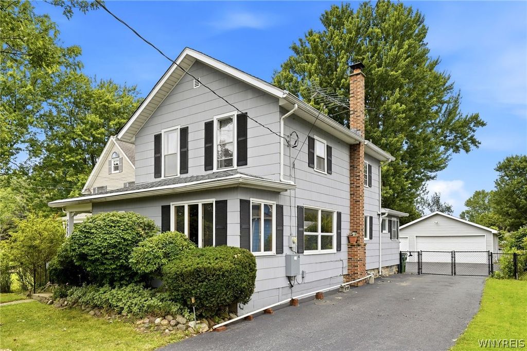 3933 Lockport Avenue, Wheatfield, NY 14120