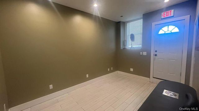 880 Midland Avenue, Yonkers, NY 10704