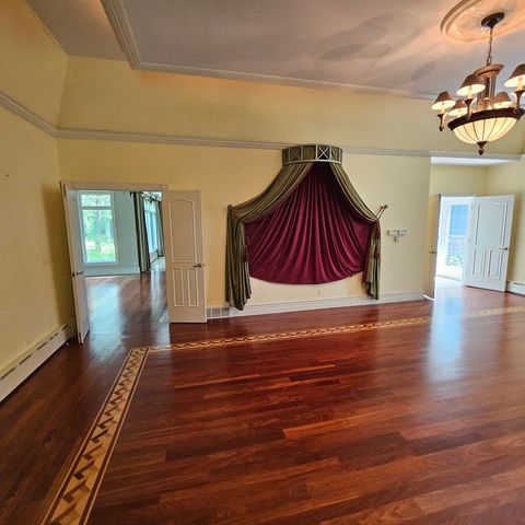 13616 Route 176, Woodstock, IL 60098