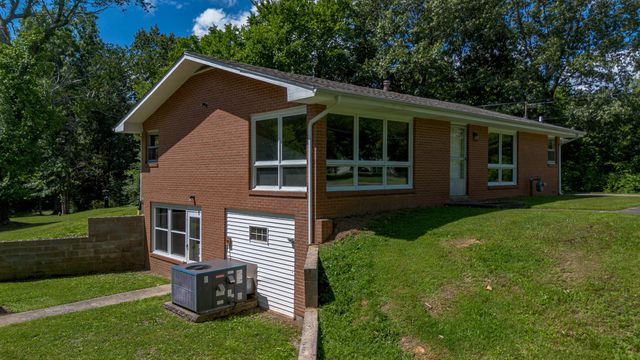 3200 Bement Street, Paducah, KY 42003