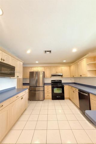 8960 SW 115th Ter, Miami, FL 33176