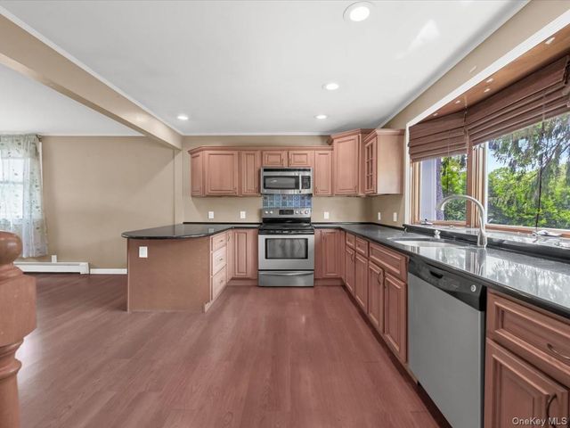 1837 Lincoln Avenue, Holbrook, NY 11741