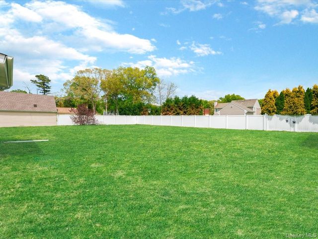 1837 Lincoln Avenue, Holbrook, NY 11741