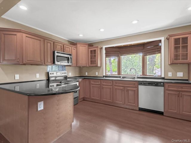 1837 Lincoln Avenue, Holbrook, NY 11741