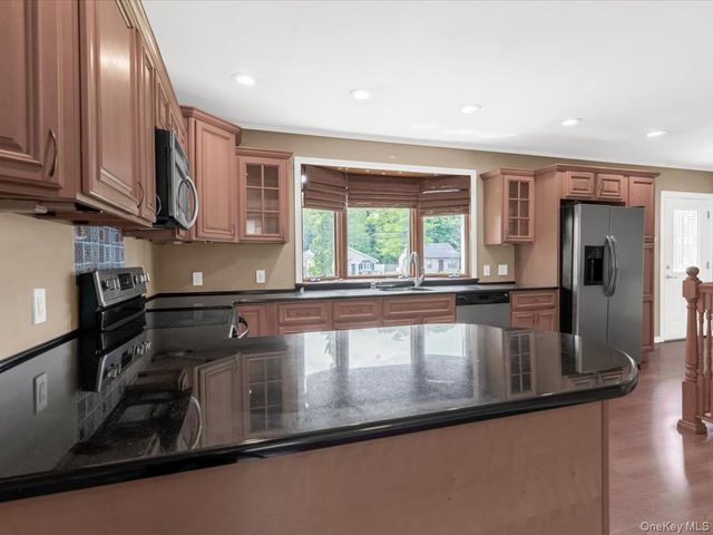1837 Lincoln Avenue, Holbrook, NY 11741