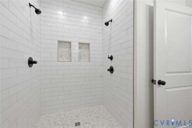 5888 Cartersville Rd, New Canton, VA 23123