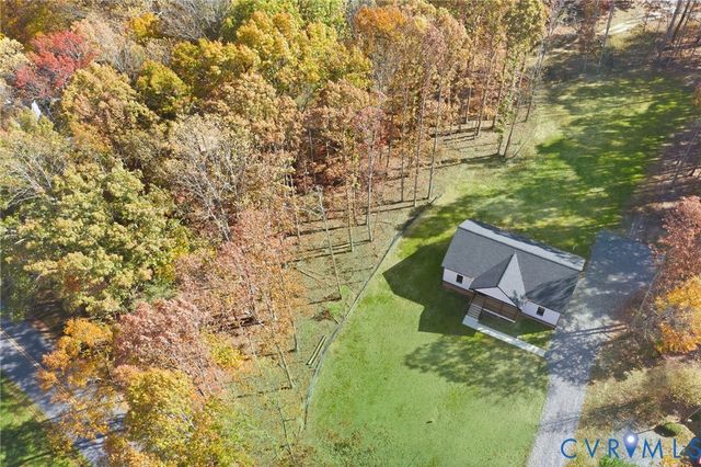 5888 Cartersville Rd, New Canton, VA 23123