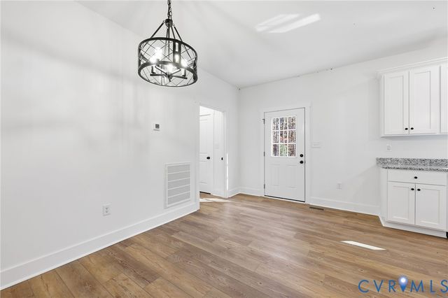 5888 Cartersville Rd, New Canton, VA 23123