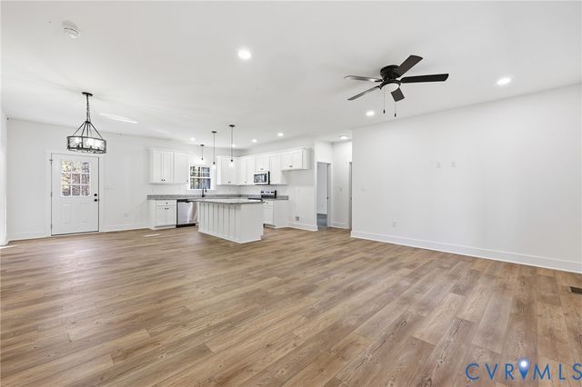 5888 Cartersville Rd, New Canton, VA 23123