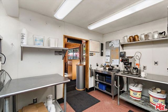 39226 N Shore Drive, Fawnskin, CA 92333