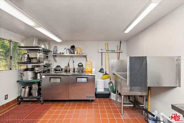 39226 N Shore Drive, Fawnskin, CA 92333