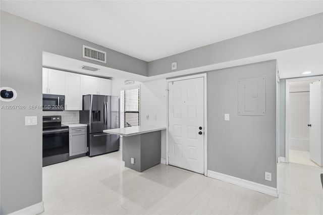 11444 NW 10th Street 11444, Pembroke Pines, FL 33026