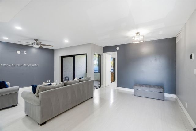 11444 NW 10th Street 11444, Pembroke Pines, FL 33026