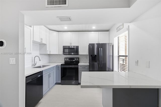 11444 NW 10th Street 11444, Pembroke Pines, FL 33026