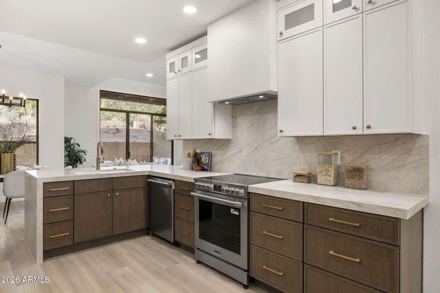 25555 N WINDY WALK Drive 30, Scottsdale, AZ 85255