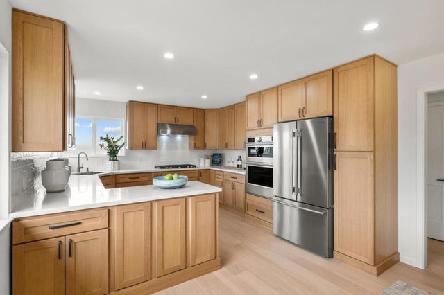 2835 Arguello Drive, Burlingame, CA 94010