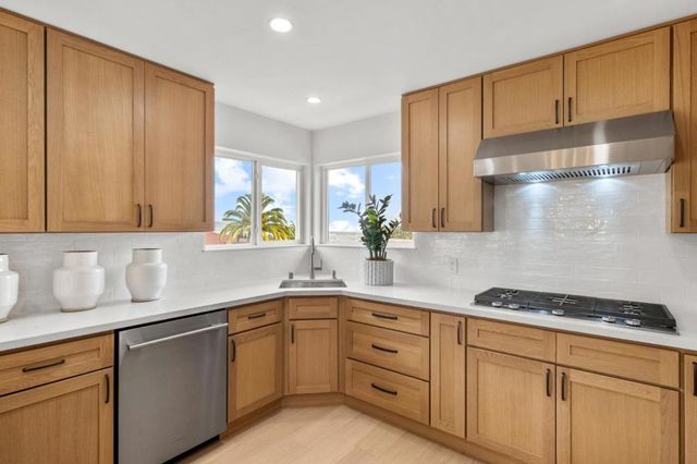 2835 Arguello Drive, Burlingame, CA 94010