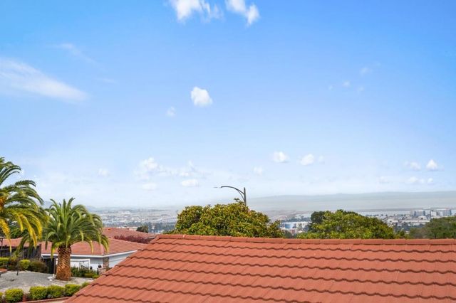 2835 Arguello Drive, Burlingame, CA 94010
