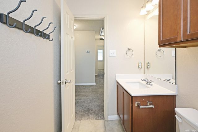 2231 HAWK DR, New Braunfels, TX 78130