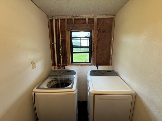 1904 Dodge Lane, Wallis, TX 77485