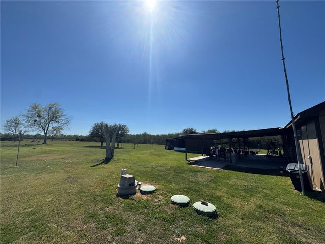 1904 Dodge Lane, Wallis, TX 77485