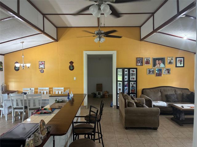1904 Dodge Lane, Wallis, TX 77485