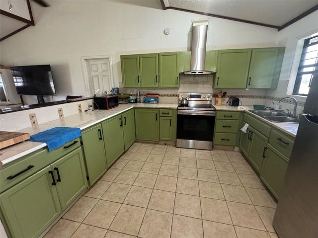 1904 Dodge Lane, Wallis, TX 77485