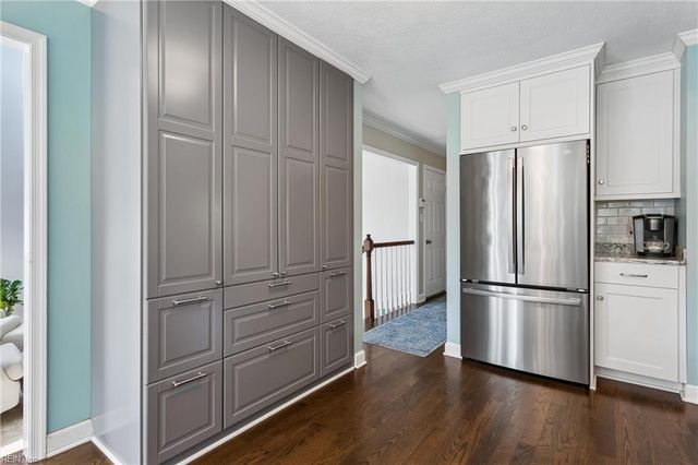 107 Allen Harris DR, Yorktown, VA 23692