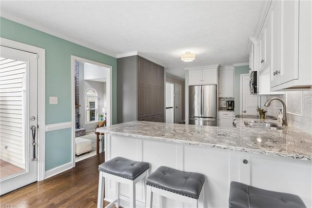 107 Allen Harris DR, Yorktown, VA 23692