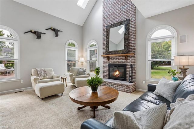 107 Allen Harris DR, Yorktown, VA 23692