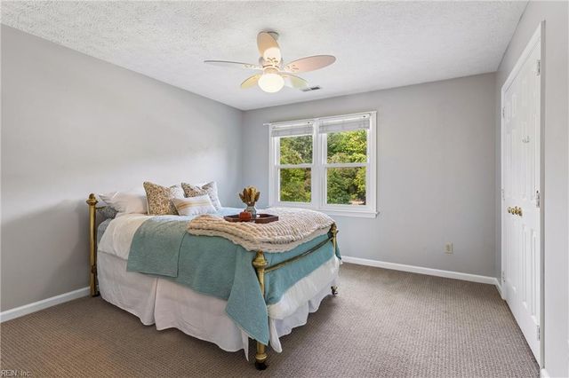 107 Allen Harris DR, Yorktown, VA 23692
