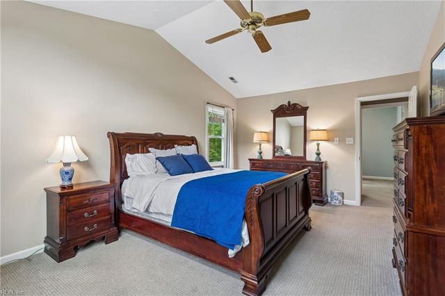 107 Allen Harris DR, Yorktown, VA 23692