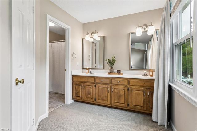 107 Allen Harris DR, Yorktown, VA 23692