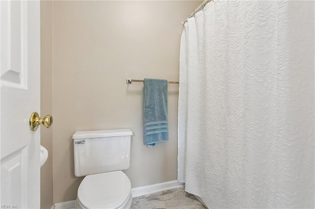 107 Allen Harris DR, Yorktown, VA 23692