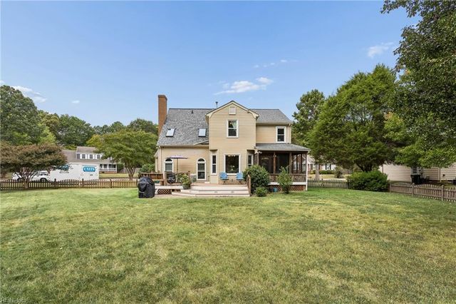 107 Allen Harris DR, Yorktown, VA 23692
