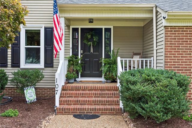 107 Allen Harris DR, Yorktown, VA 23692