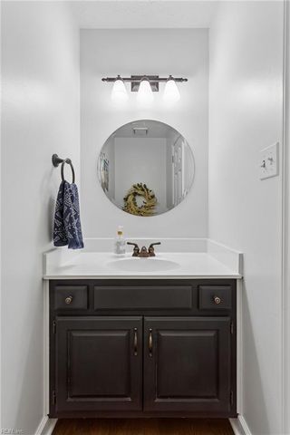 107 Allen Harris DR, Yorktown, VA 23692