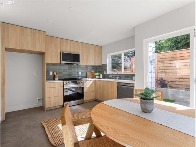 4126 Se Franklin St, Portland, OR 97202