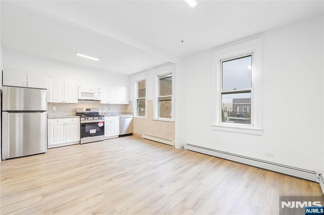 237 Day Avenue 2, Cliffside Park, NJ 07010