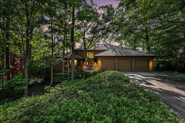 685 Green Road, Ann Arbor, MI 48105