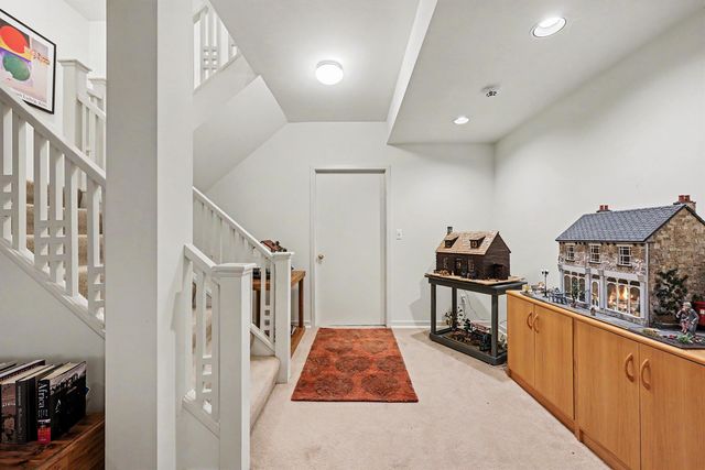 685 Green Road, Ann Arbor, MI 48105