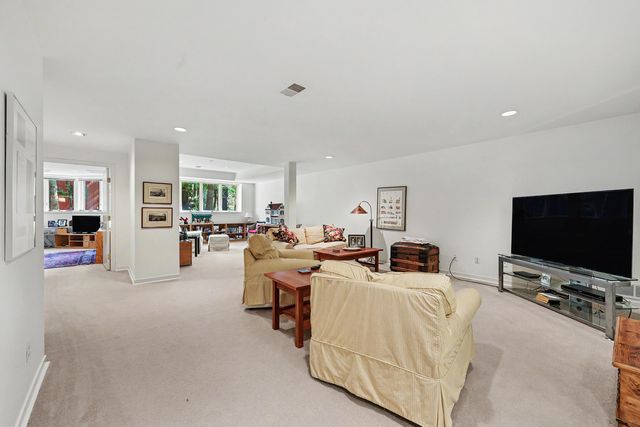 685 Green Road, Ann Arbor, MI 48105